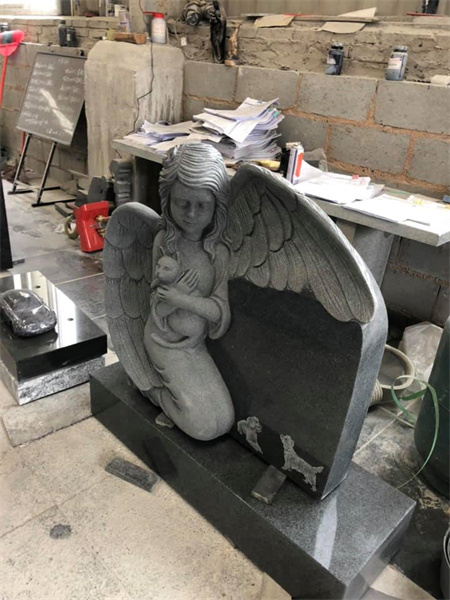 How to Choose the Right Port for Granite Monument Shipping